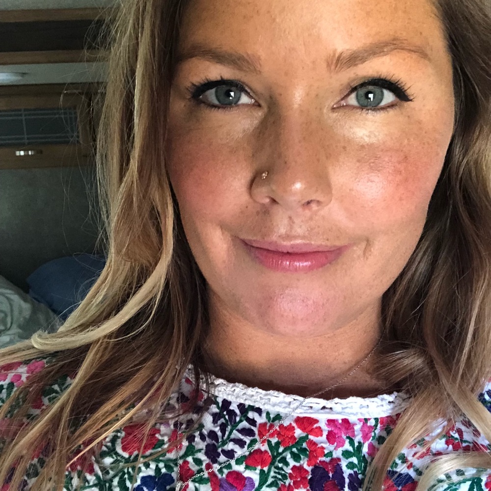 Meet your Posher, Elizabeth